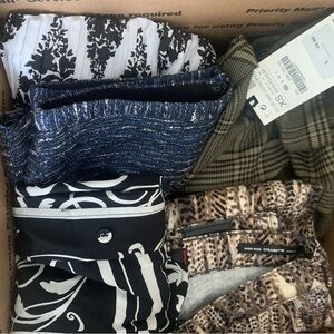 Box of Pre-Owned Women's Size XS/S Clothing Madewell Banana Republic WHBM BDG
